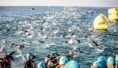 
Les 7 et 8 septembre prochain, Nice accueillera les meilleurs athlètes du monde lors de l’Ironman 70.3. Près de 6.000 sportifs vont se donner rendez-vous sur la Côte d’Azur, de quoi booster l’économie locale.
Les commerces niçois trépignent d’impatience. Les 7 et 8 septembre, la ville de Nice va accueillir plusieurs milliers d’athlètes participants à l’Ironman 70.3, une déclinaison « Championnat du Monde » de la mythique épreuve de triathlon, 70.3 étant en miles la moitié du parcours initial.
Près de 6.000 sportifs internationaux, ainsi que leurs familles et amis, poseront leurs bagages pour cette étape sur la Côte d’Azur (contre « seulement » 2.200 athlètes pour l’épreuve classique organisée en juin). Une aubaine pour les commerçants niçois. « Pour la plupart des participants, c’est un projet familial, ils viennent en moyenne à 3 personnes sur ce type d’événements et restent environ une semaine » commente Yves Cordier, directeur d’Ironman France.
« Nice doit continuer à accueillir de tels événements »
En plus de l’Ironman 70.3, d’autres événements sont organisés en même temps comme l’Ironkids, une Fun Run et un village sportif installé tout au long des festivités. Pour Denis Cippolini, le président du Syndicat des hôteliers Nice Côte d’Azur, ce type de manifestations sportives est une bénédiction : « L’Ironman a un impact réel sur l’économie locale. lorsqu’il y a un événement à rayonnement national ou international, il y a de très grosses retombées sur les commerçants ». 
Depuis quelques semaines, les commerçants niçois profitent de nombreux événements sportifs qui viennent ponctuer la période estivale. « Les hôtels ne désemplissent pas, on vient de le voir avec la Coupe du Monde féminine de Football, mais on le verra également avec le prochain match de rugby », ajoute le propriétaire du Servotel à Nice. Une période providentielle qui se clôturera par le départ du Tour de France dans la capitale azuréenne en 2020. « Nice doit continuer à accueillir de tels événements » conclut Denis Cippolini.



Publié par Benjamin Dumont
